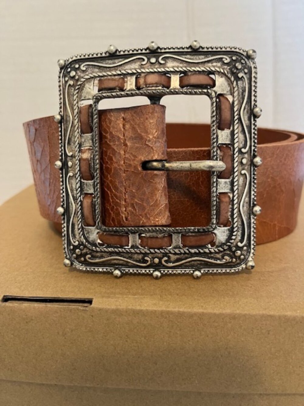 Purto Fibbia crackled leather belt.